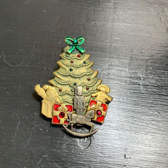 Vintage Green Christmas Tree Brooch Pin Gifts - Picture 1 of 5